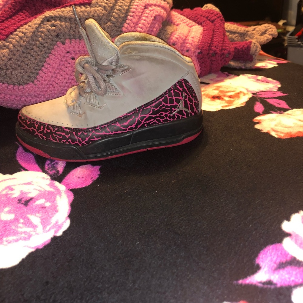 Toddler girls Jordan’s size 11c